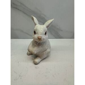 Boehm Animals Sitting Rabbit Figurine All White 400-86 Made in USA